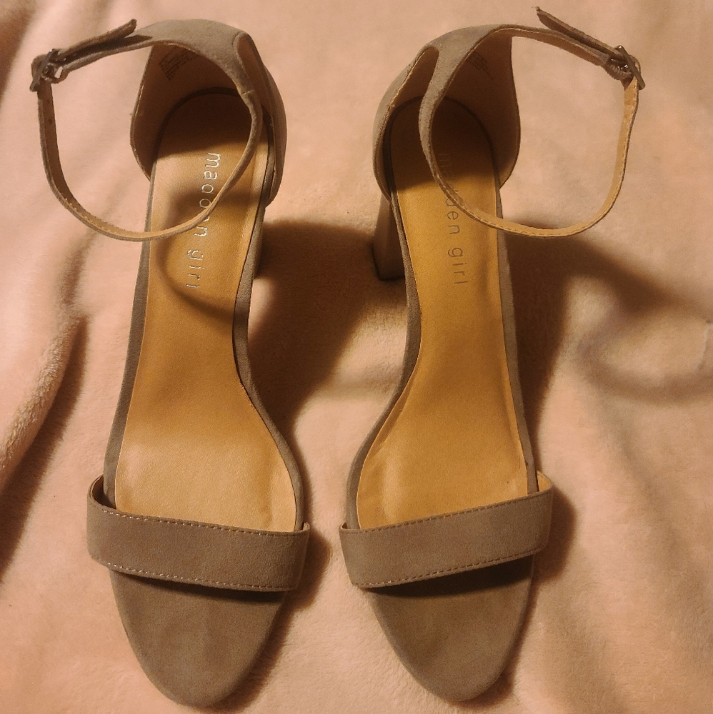 Biege heels